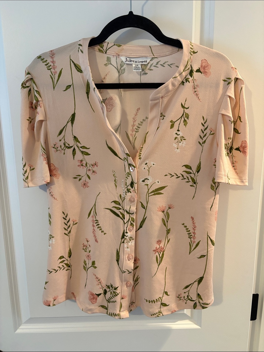 Jules & Leopold Pink Floral Button-Down Blouse short puff sleeve